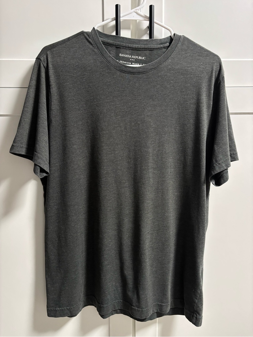 Banana Republic Men’s Short-Sleeve Crew Tee — Charcoal